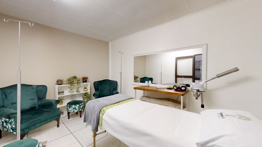 Commercial Property for Sale in Farrar Park Gauteng