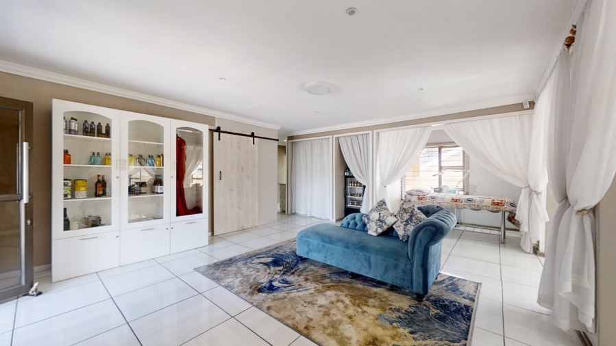 Commercial Property for Sale in Farrar Park Gauteng