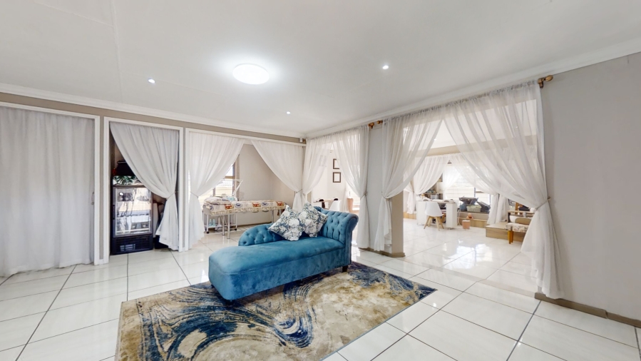 Commercial Property for Sale in Farrar Park Gauteng