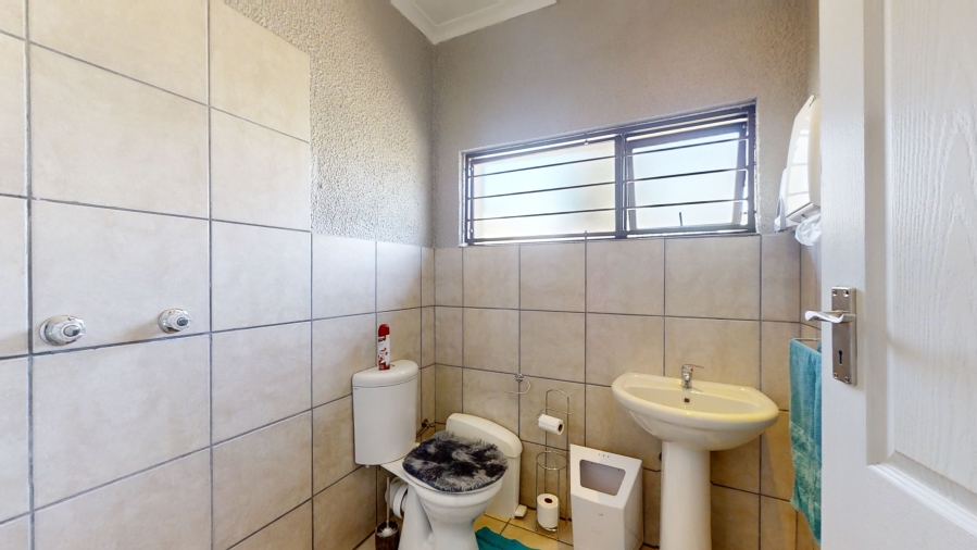 Commercial Property for Sale in Farrar Park Gauteng