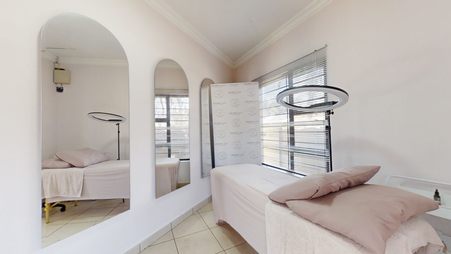 Commercial Property for Sale in Farrar Park Gauteng