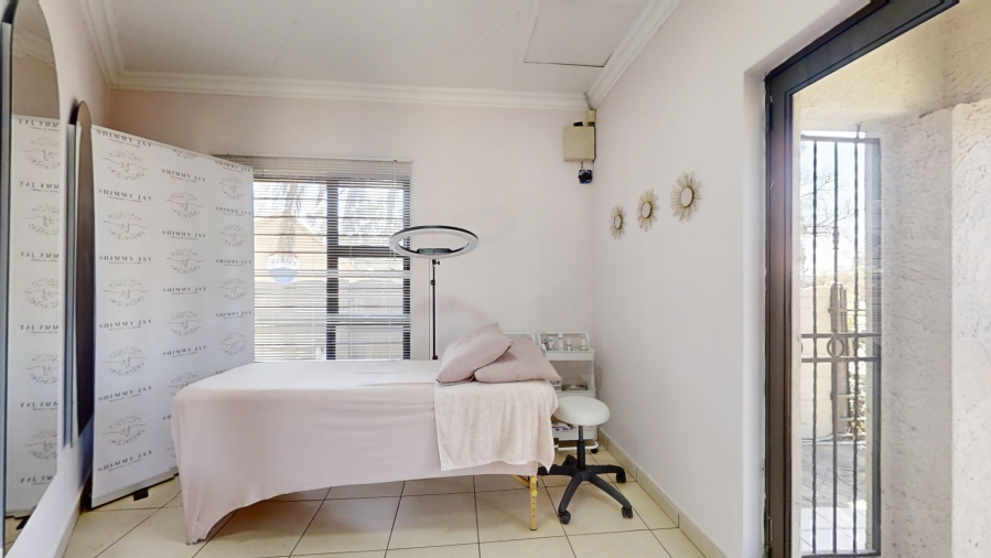 Commercial Property for Sale in Farrar Park Gauteng