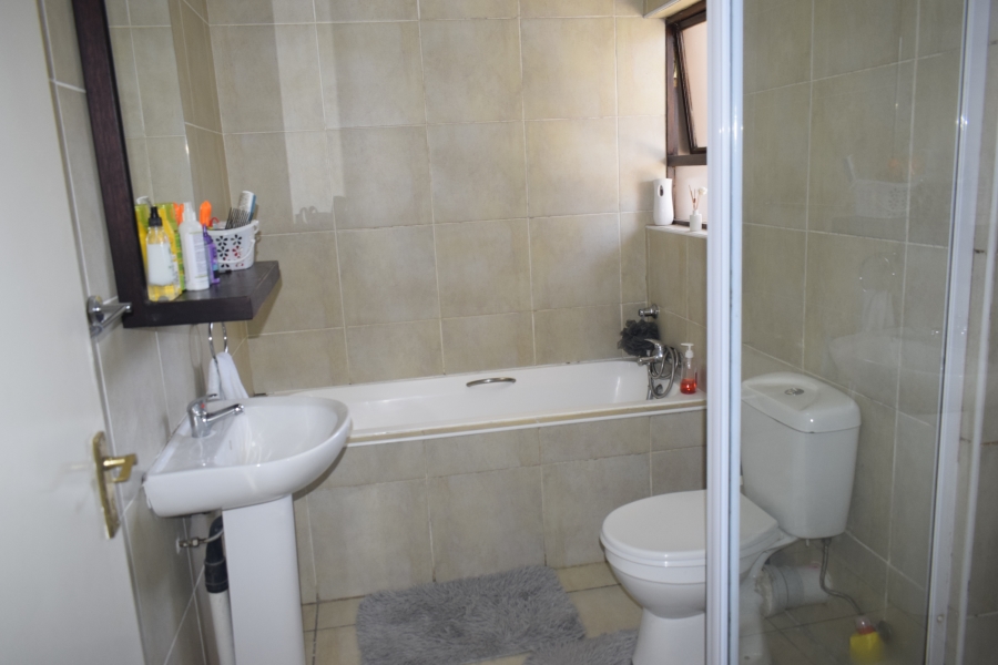 2 Bedroom Property for Sale in Helderwyk Gauteng