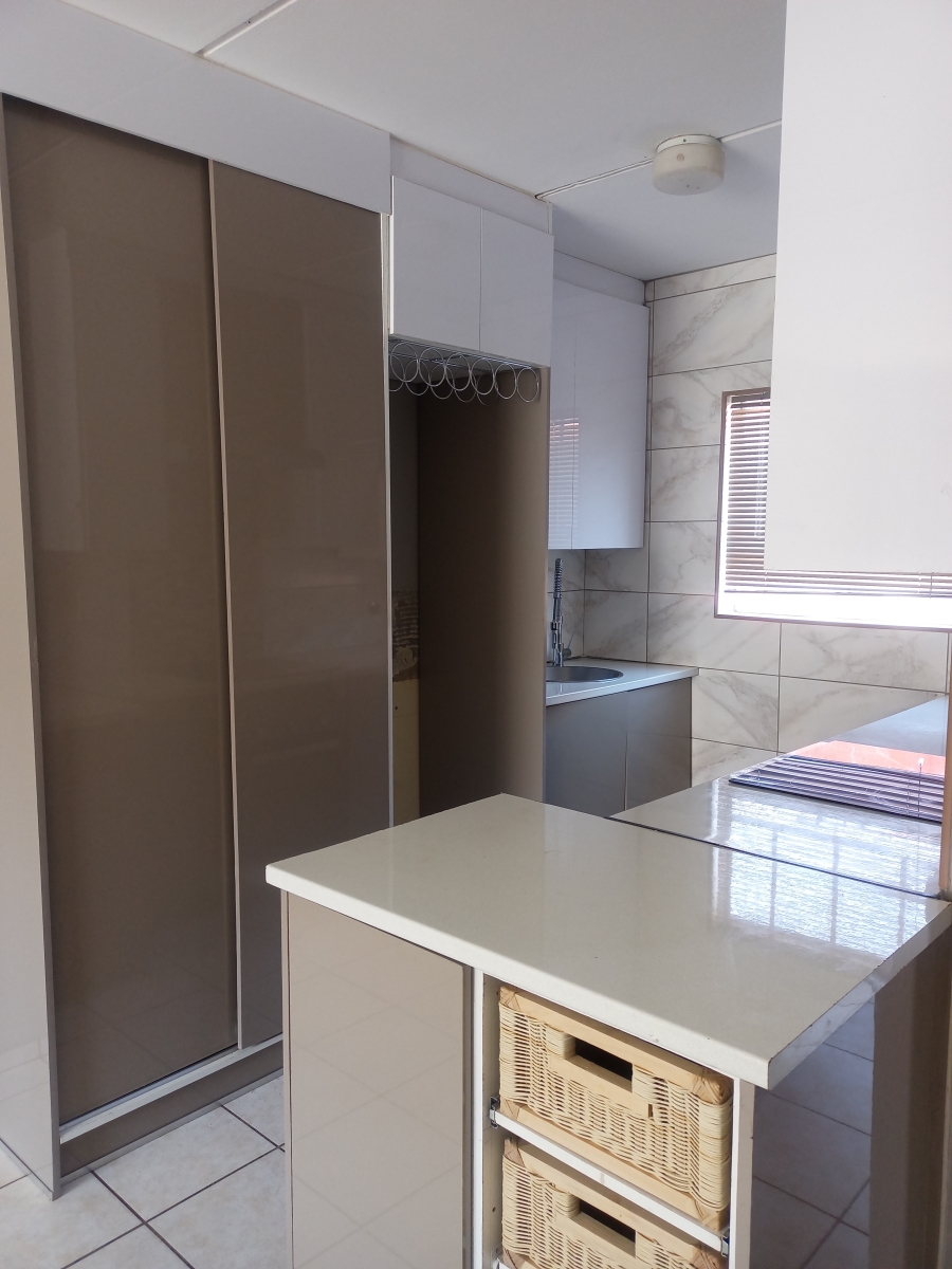 2 Bedroom Property for Sale in Crystal Park Gauteng