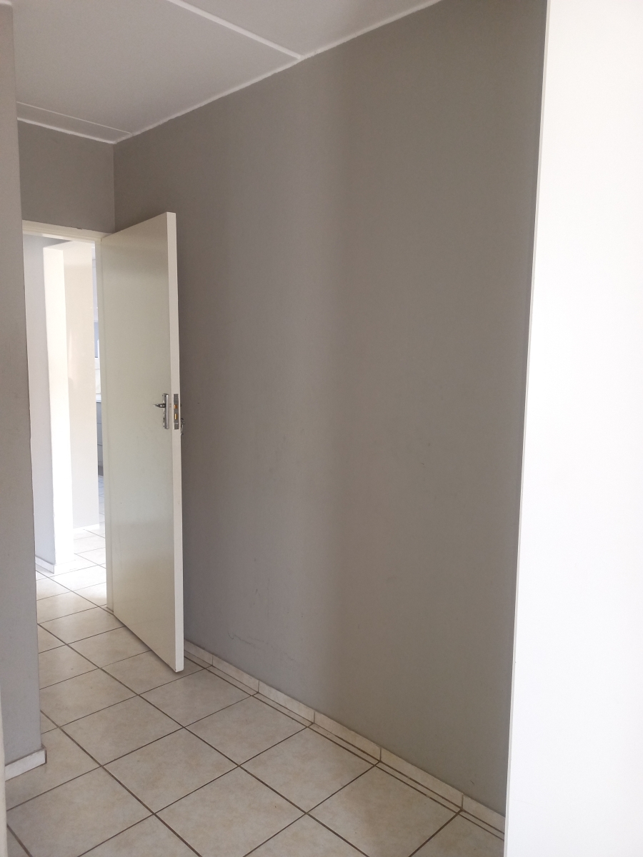 2 Bedroom Property for Sale in Crystal Park Gauteng