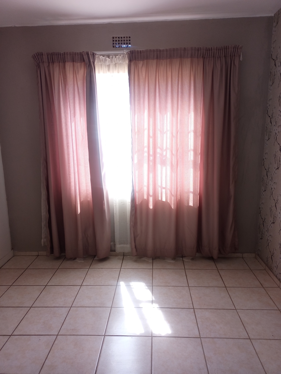 2 Bedroom Property for Sale in Crystal Park Gauteng