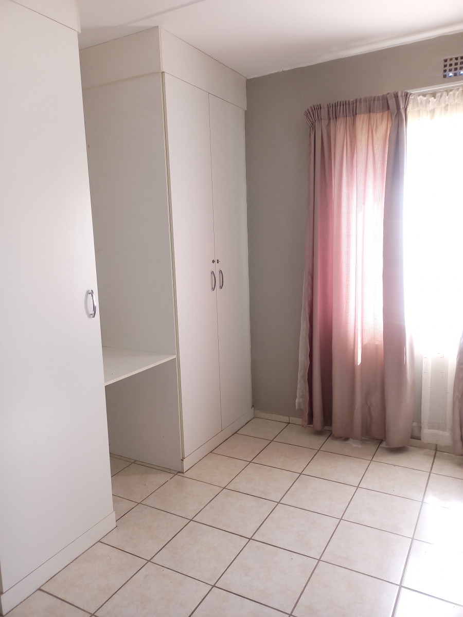 2 Bedroom Property for Sale in Crystal Park Gauteng