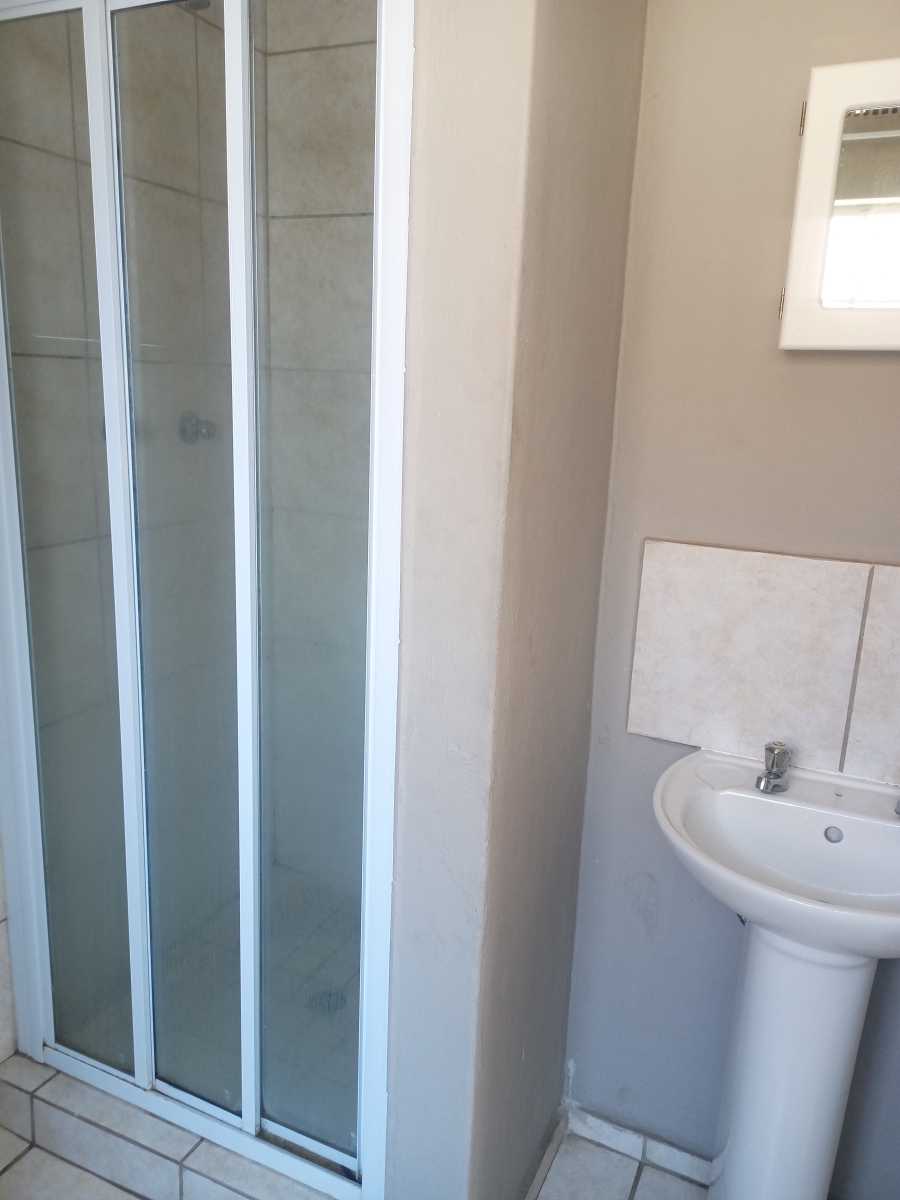 2 Bedroom Property for Sale in Crystal Park Gauteng