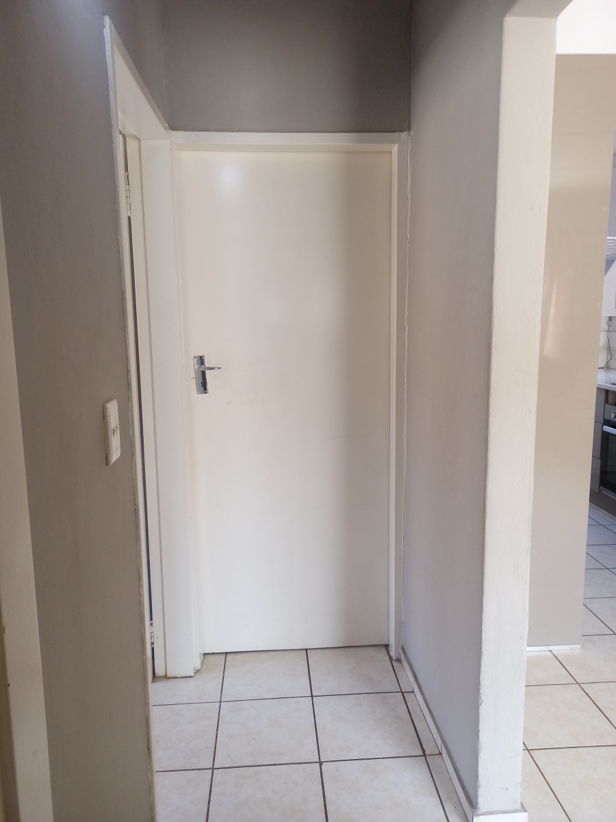 2 Bedroom Property for Sale in Crystal Park Gauteng