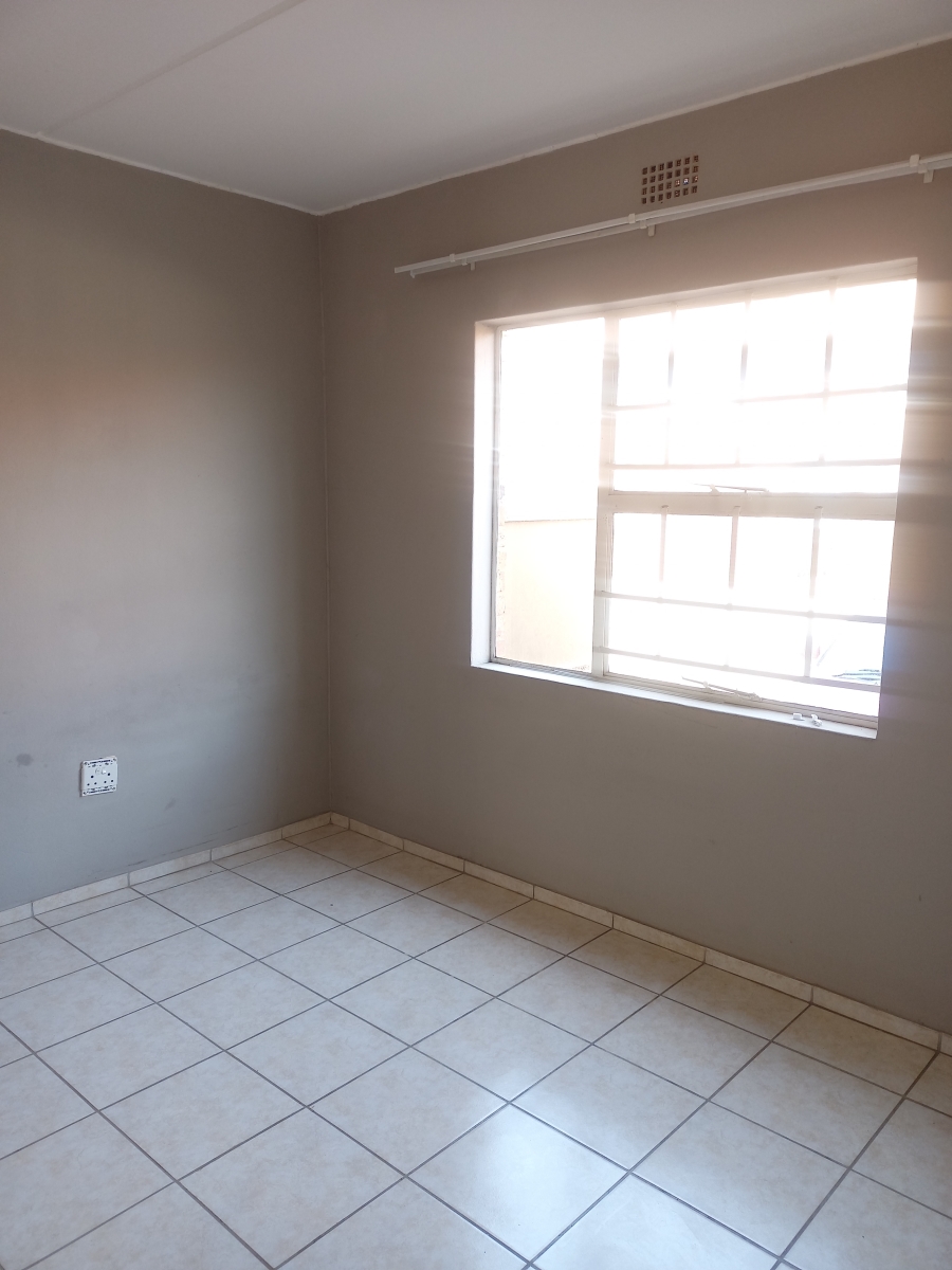 2 Bedroom Property for Sale in Crystal Park Gauteng