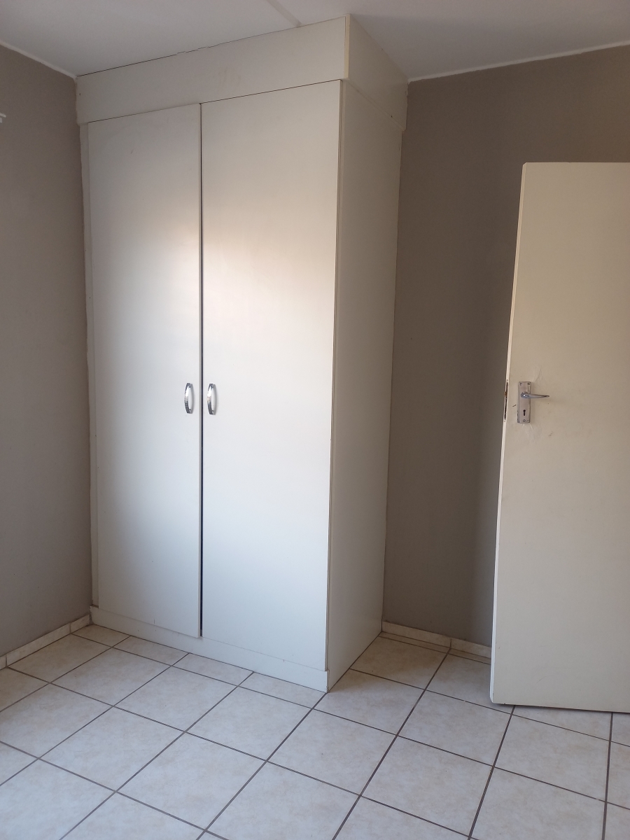 2 Bedroom Property for Sale in Crystal Park Gauteng