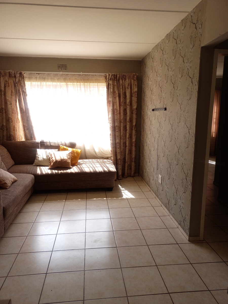 2 Bedroom Property for Sale in Crystal Park Gauteng
