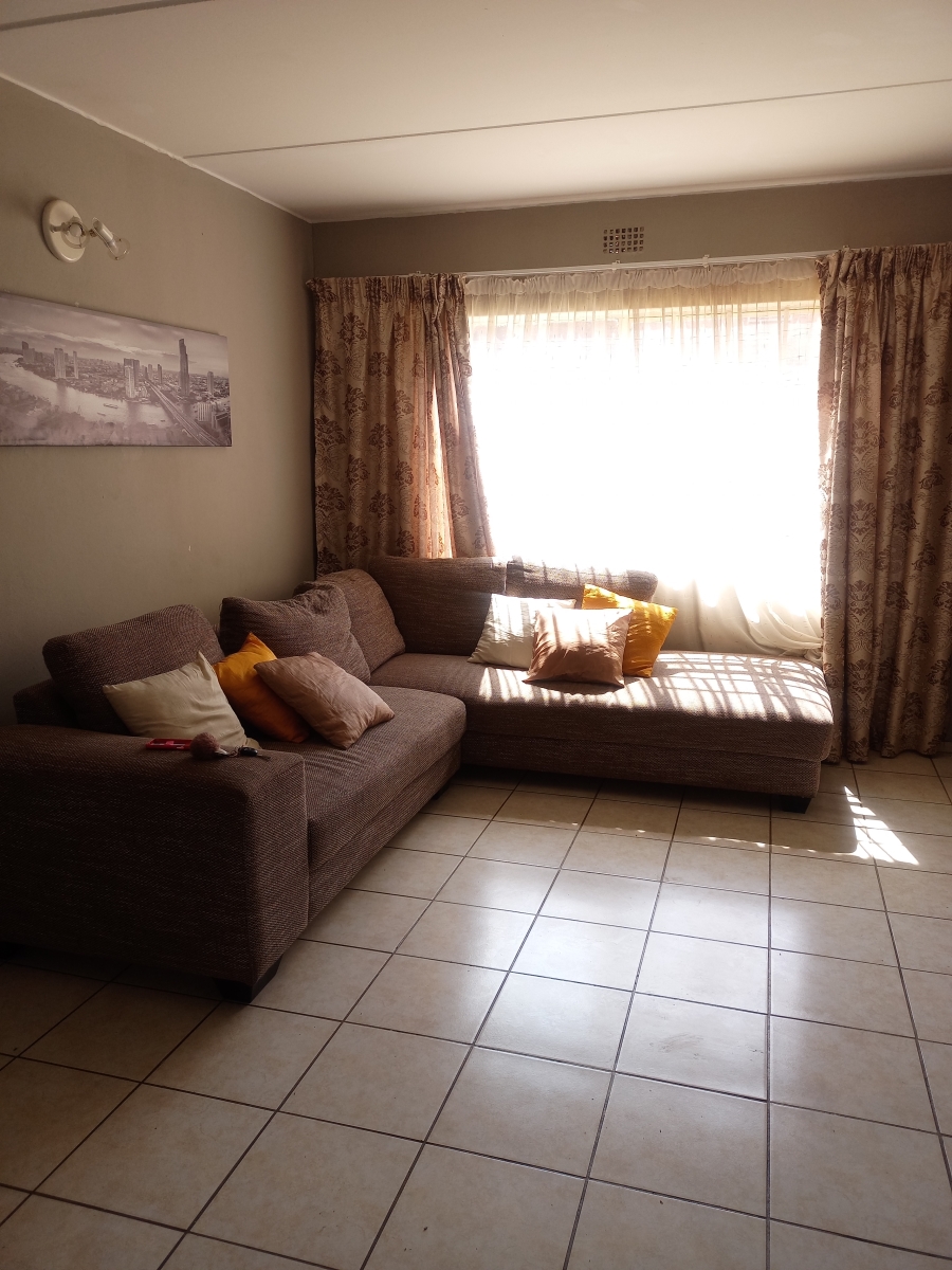 2 Bedroom Property for Sale in Crystal Park Gauteng