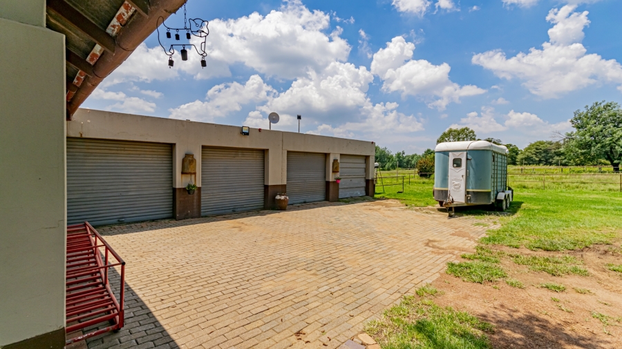 4 Bedroom Property for Sale in Hartzenbergfontein Gauteng