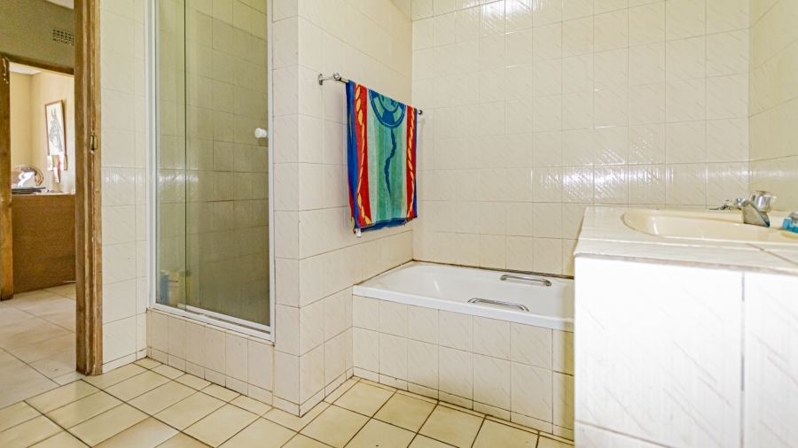 4 Bedroom Property for Sale in Hartzenbergfontein Gauteng