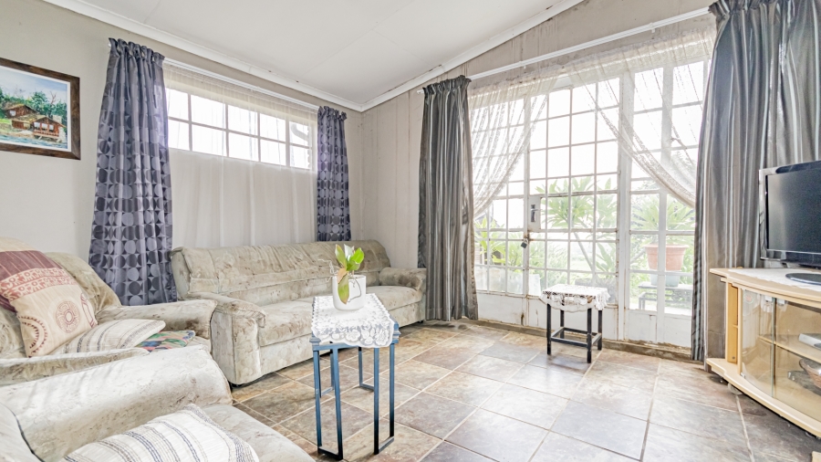 10 Bedroom Property for Sale in Eikenhof Gauteng