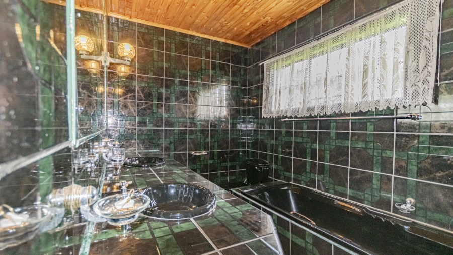 10 Bedroom Property for Sale in Eikenhof Gauteng