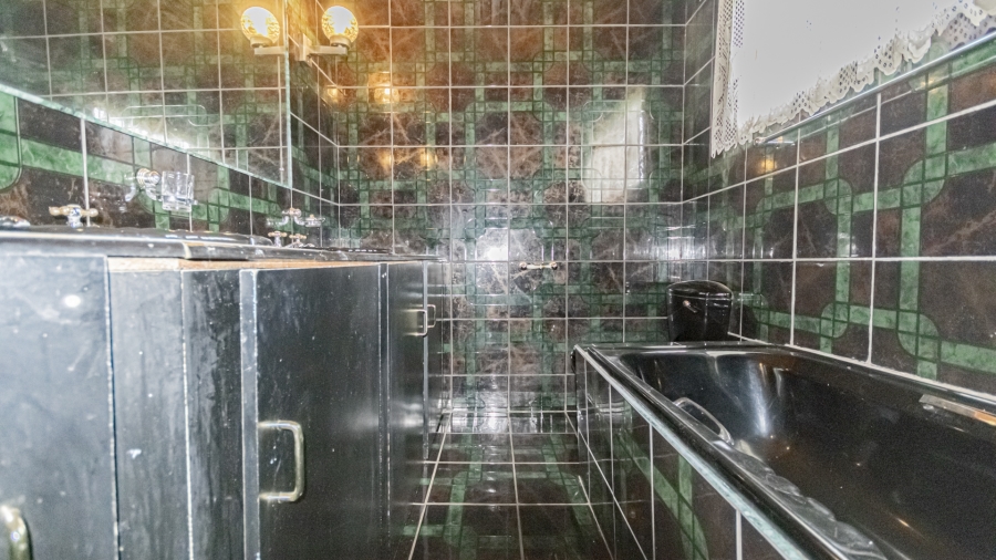 10 Bedroom Property for Sale in Eikenhof Gauteng