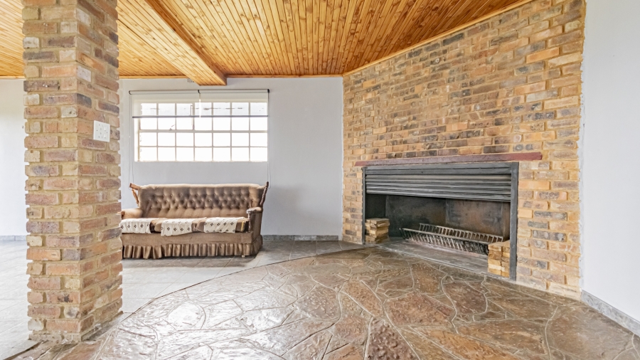 10 Bedroom Property for Sale in Eikenhof Gauteng