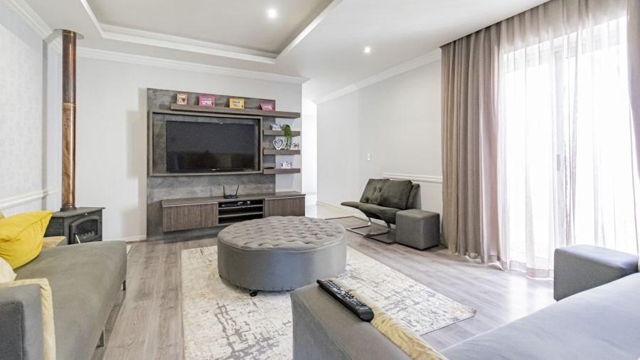 7 Bedroom Property for Sale in Walkerville Gauteng