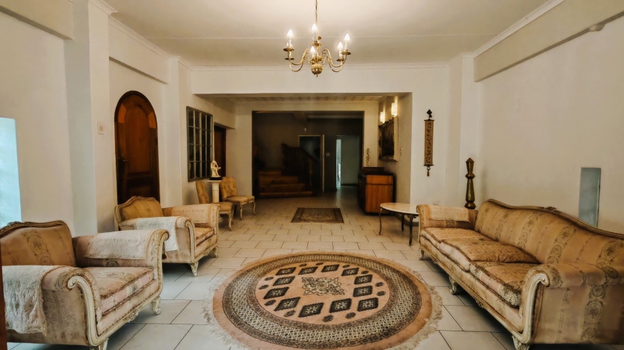 5 Bedroom Property for Sale in Unitas Park Gauteng