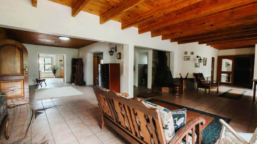 5 Bedroom Property for Sale in Unitas Park Gauteng