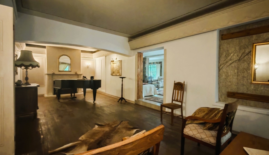 5 Bedroom Property for Sale in Unitas Park Gauteng