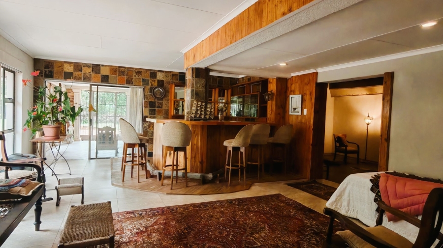 5 Bedroom Property for Sale in Unitas Park Gauteng