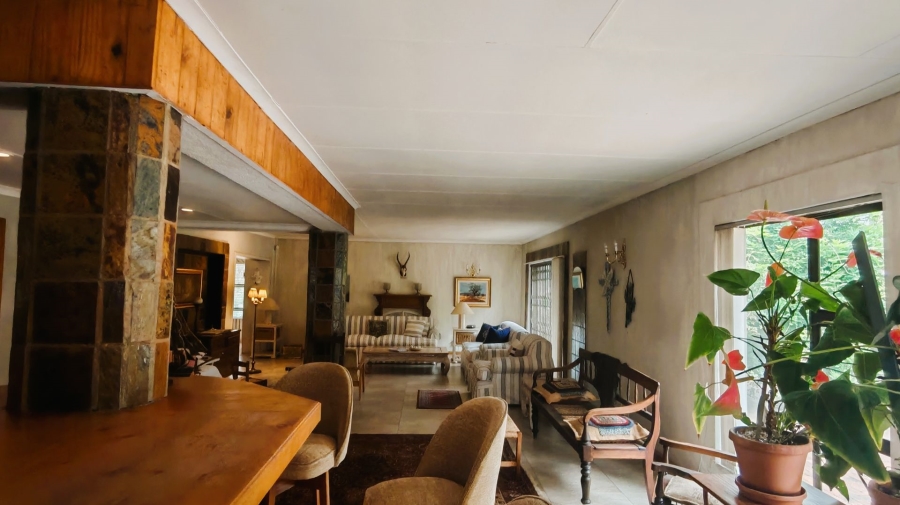 5 Bedroom Property for Sale in Unitas Park Gauteng