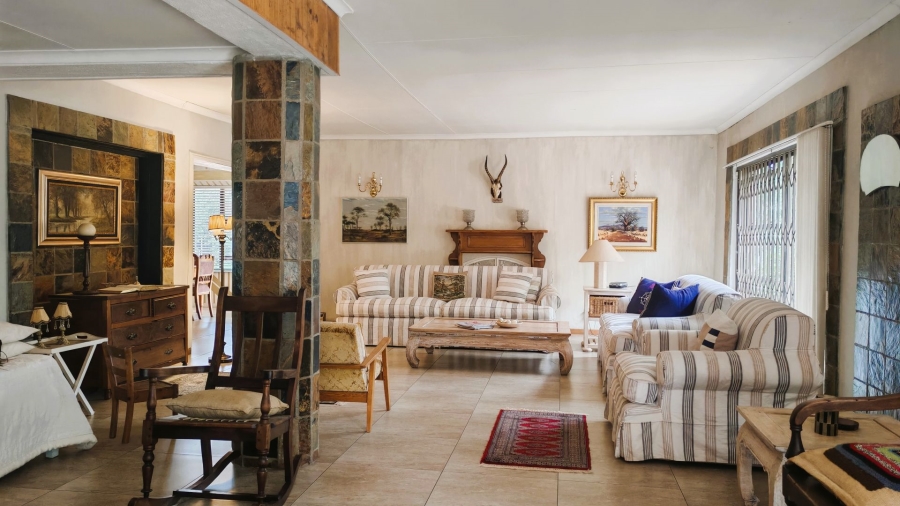 5 Bedroom Property for Sale in Unitas Park Gauteng