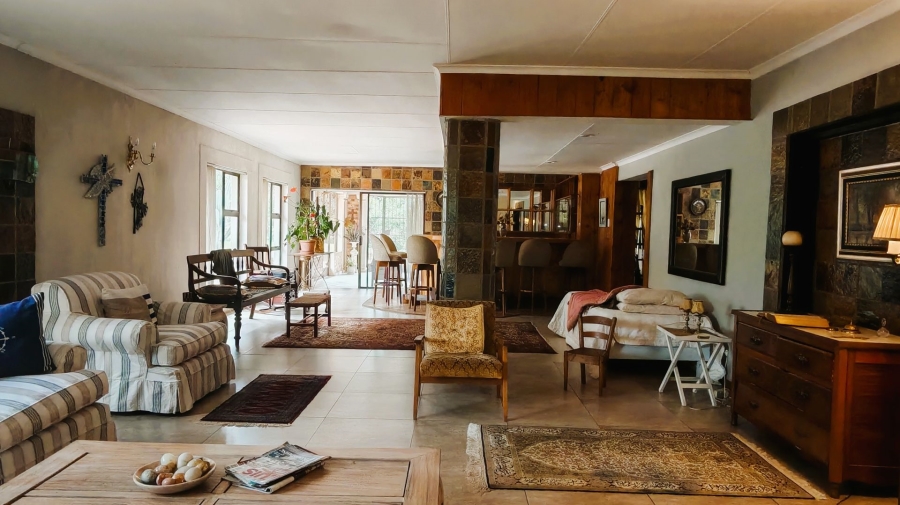 5 Bedroom Property for Sale in Unitas Park Gauteng