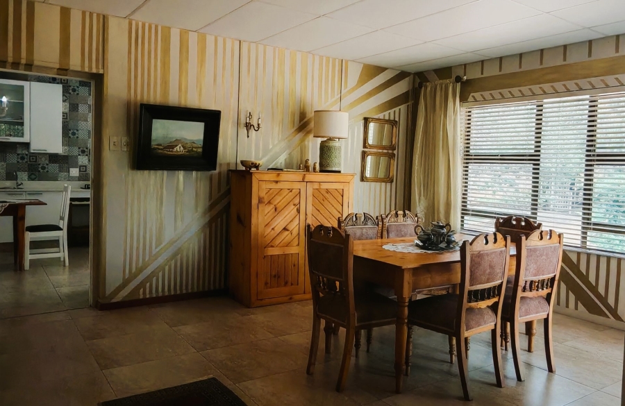 5 Bedroom Property for Sale in Unitas Park Gauteng