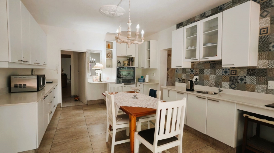 5 Bedroom Property for Sale in Unitas Park Gauteng