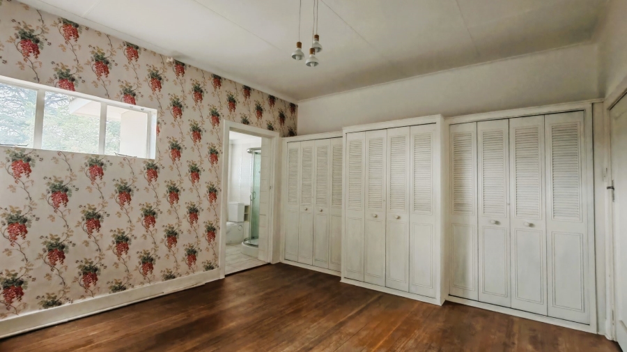 5 Bedroom Property for Sale in Unitas Park Gauteng