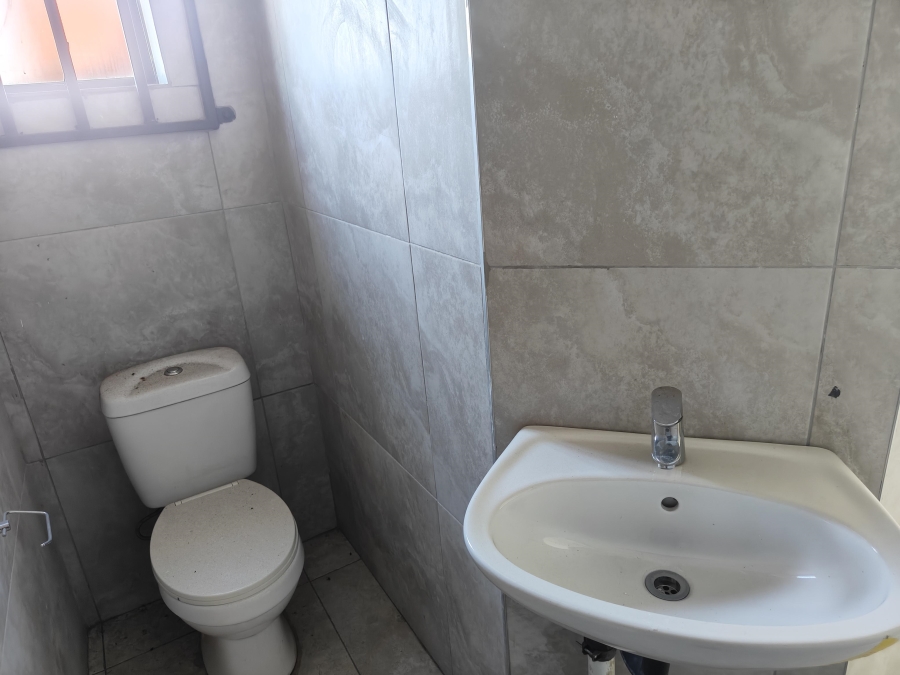 To Let commercial Property for Rent in Asiatic Bazaar Gauteng