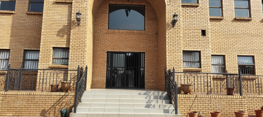 To Let commercial Property for Rent in Eldoraigne Gauteng