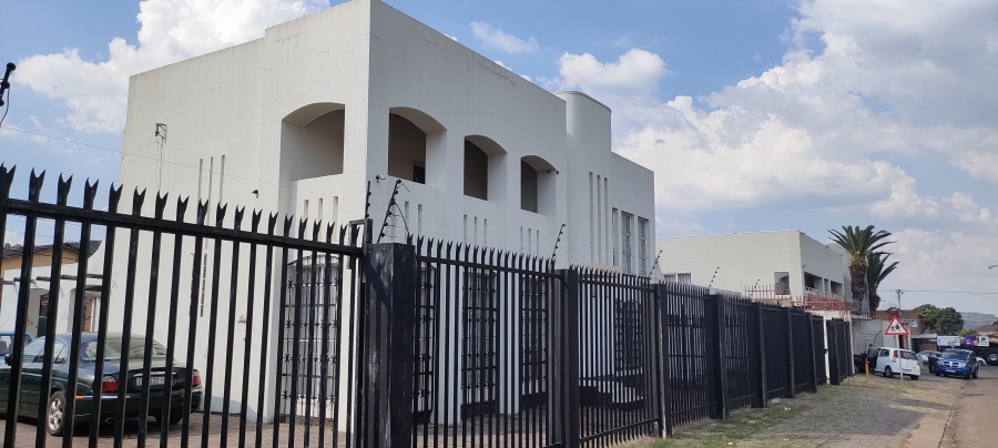 7 Bedroom Property for Sale in Laudium Gauteng
