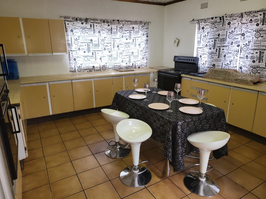 7 Bedroom Property for Sale in Laudium Gauteng