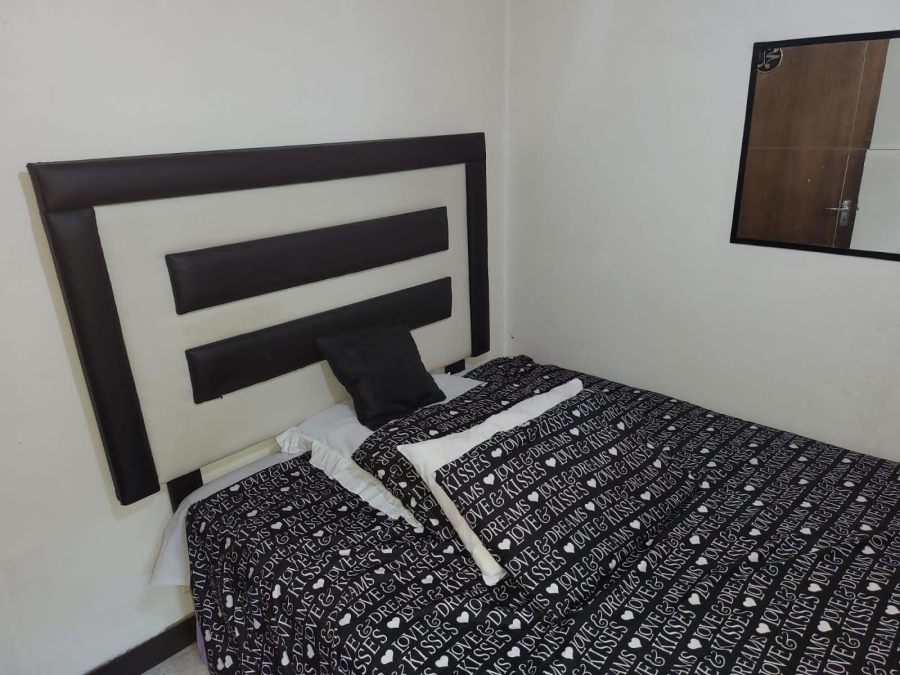 7 Bedroom Property for Sale in Laudium Gauteng