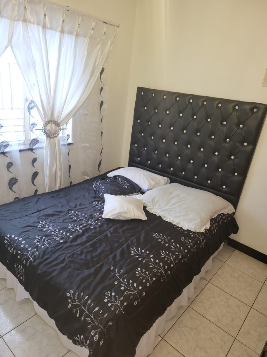 7 Bedroom Property for Sale in Laudium Gauteng