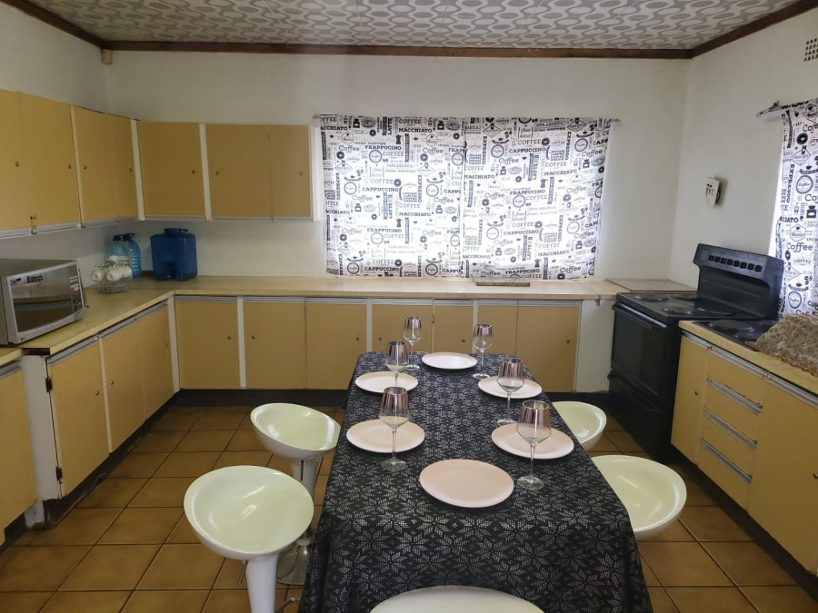 7 Bedroom Property for Sale in Laudium Gauteng