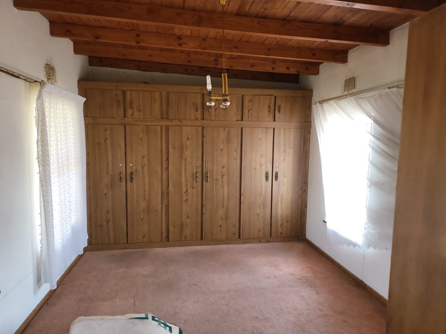 7 Bedroom Property for Sale in Laudium Gauteng