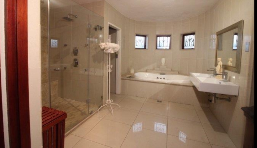 5 Bedroom Property for Sale in Florauna Gauteng