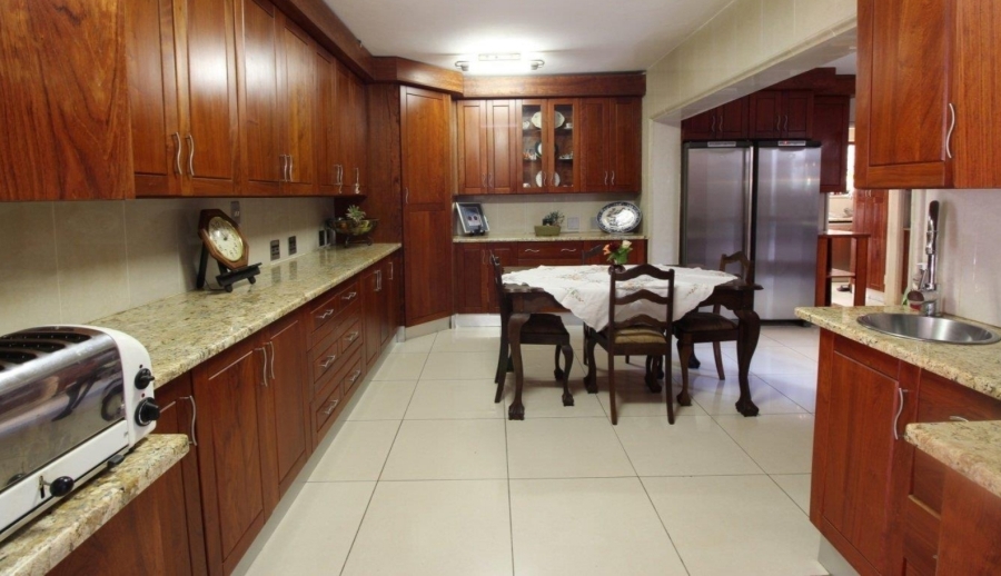 5 Bedroom Property for Sale in Florauna Gauteng