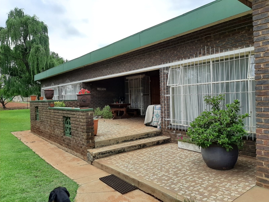 3 Bedroom Property for Sale in Mantevrede Gauteng