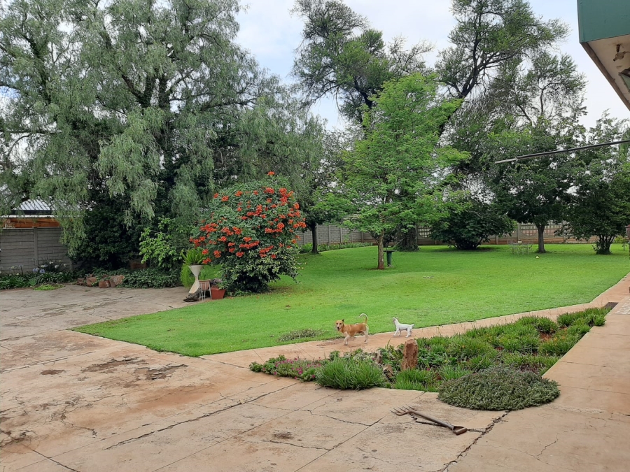 3 Bedroom Property for Sale in Mantevrede Gauteng