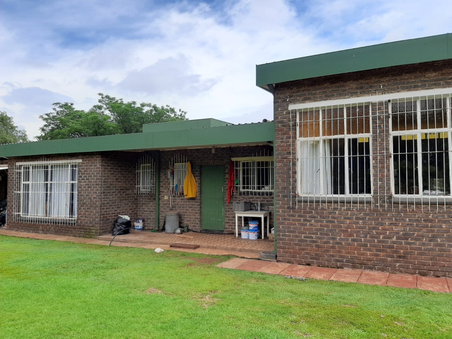 3 Bedroom Property for Sale in Mantevrede Gauteng