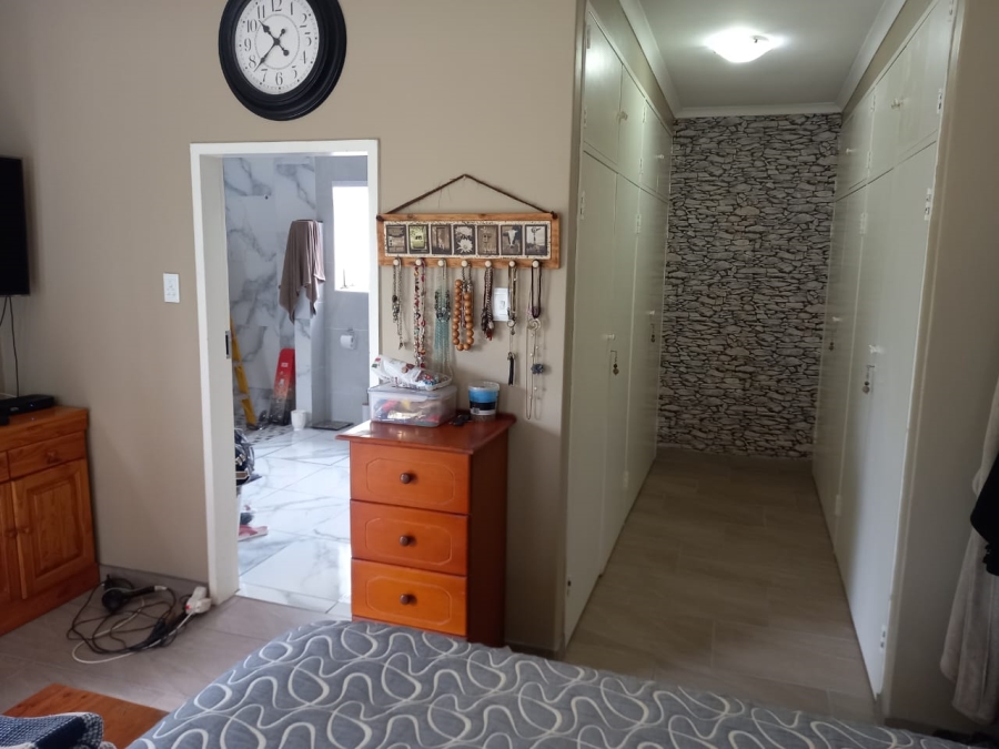 3 Bedroom Property for Sale in Mantevrede Gauteng