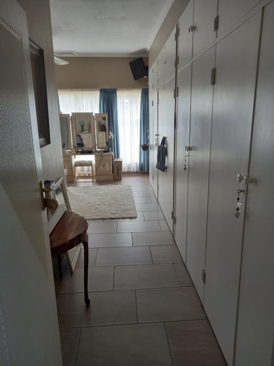 3 Bedroom Property for Sale in Mantevrede Gauteng