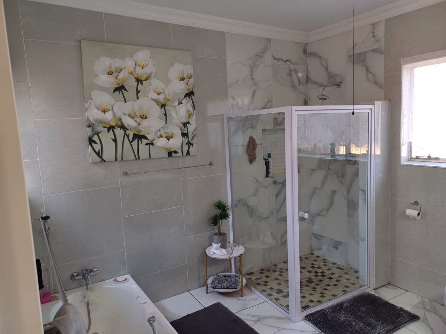 3 Bedroom Property for Sale in Mantevrede Gauteng